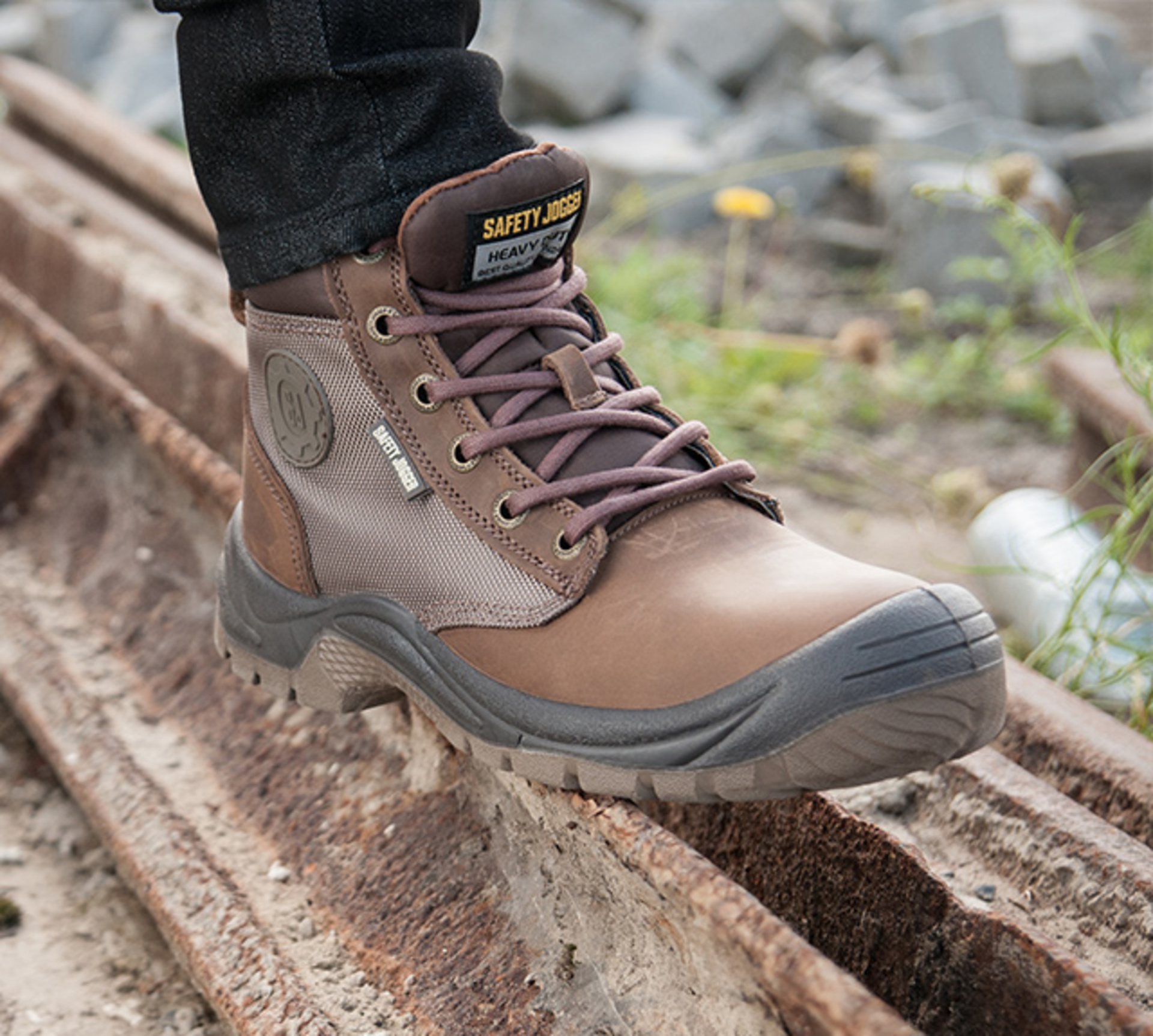 Safety joggers best sale shoes